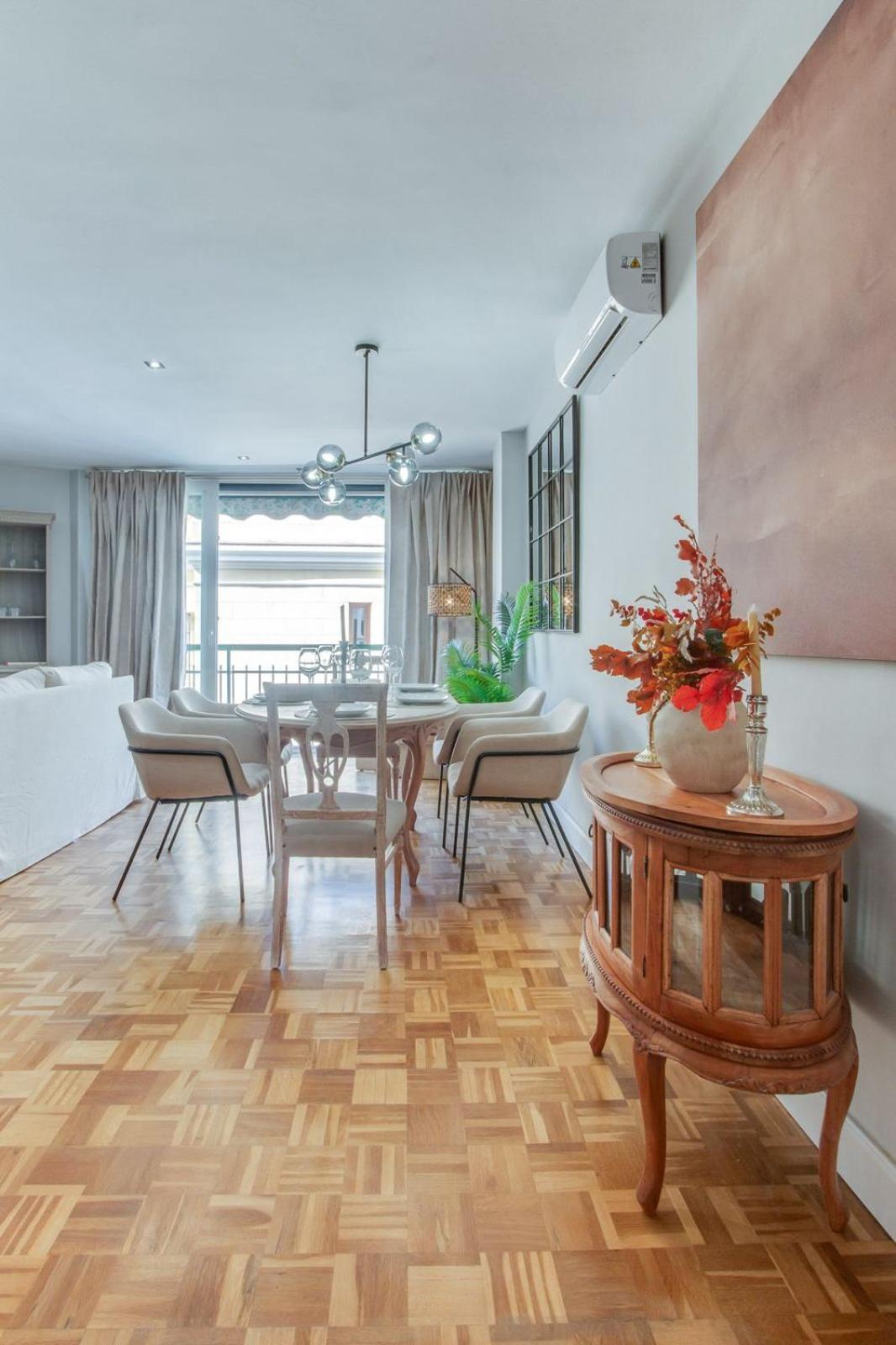 Cervantes Luxury Apartment Малага Екстериор снимка